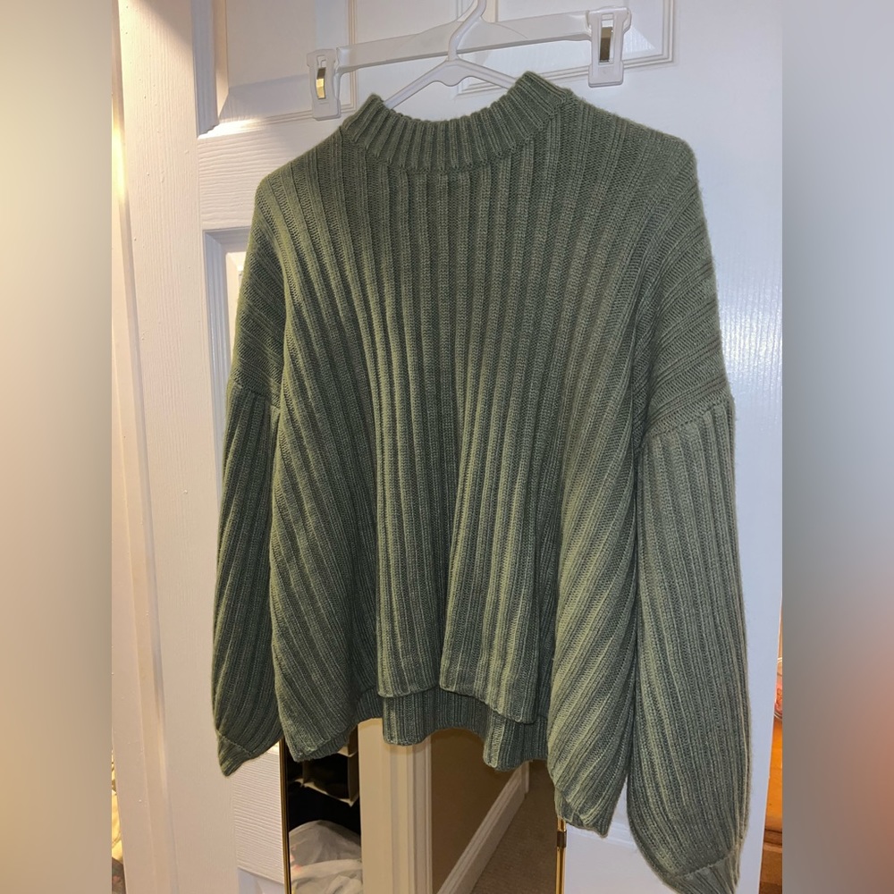Green mock neck sweater with balloon sleeves
